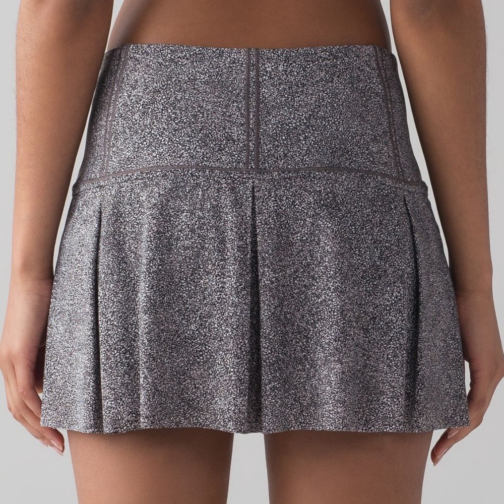 LuluLemon 🍋 Lost in Pace Skirt - Tall - Sea Spray - Picture 2 of 8